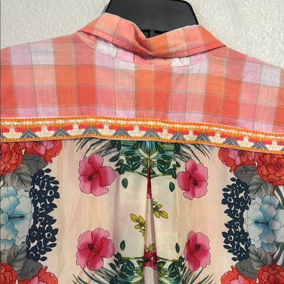 Johnny Was Workshop Cotton & Silk Sleeveless Plaid Mix Floral Button-Up Shirt - Picture 5 of 6